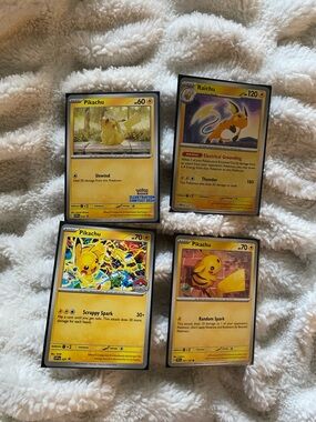 Pokémon Pikachu Bundle 4 Cards